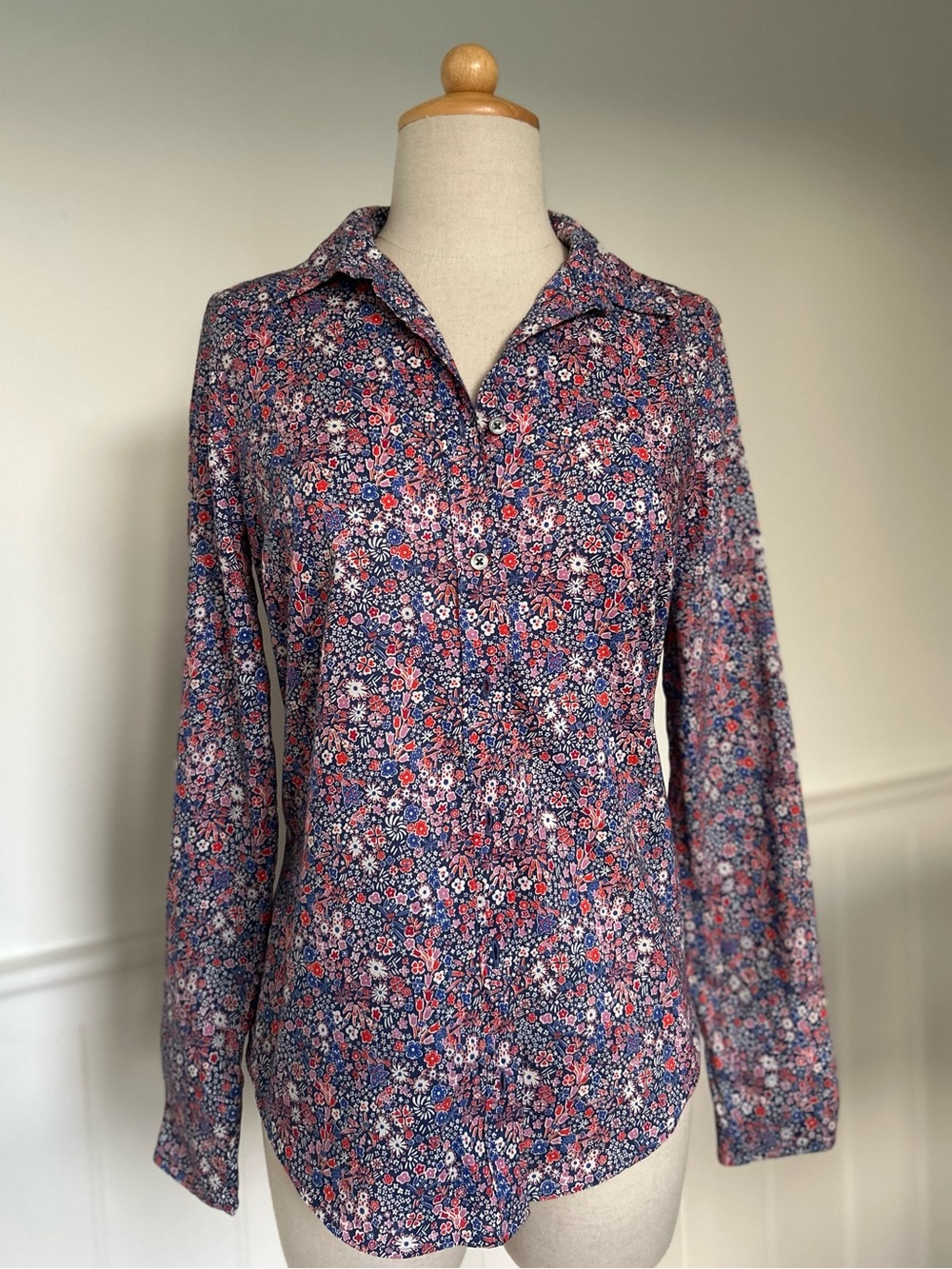 Floral Button-Up Long Sleeve Blouse - Red, white, & blue